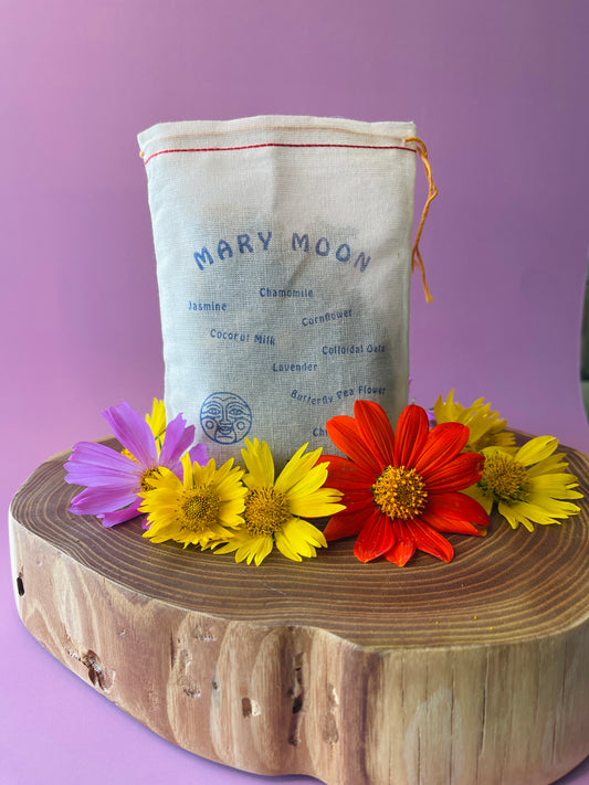 Mary Moon Tea Bath